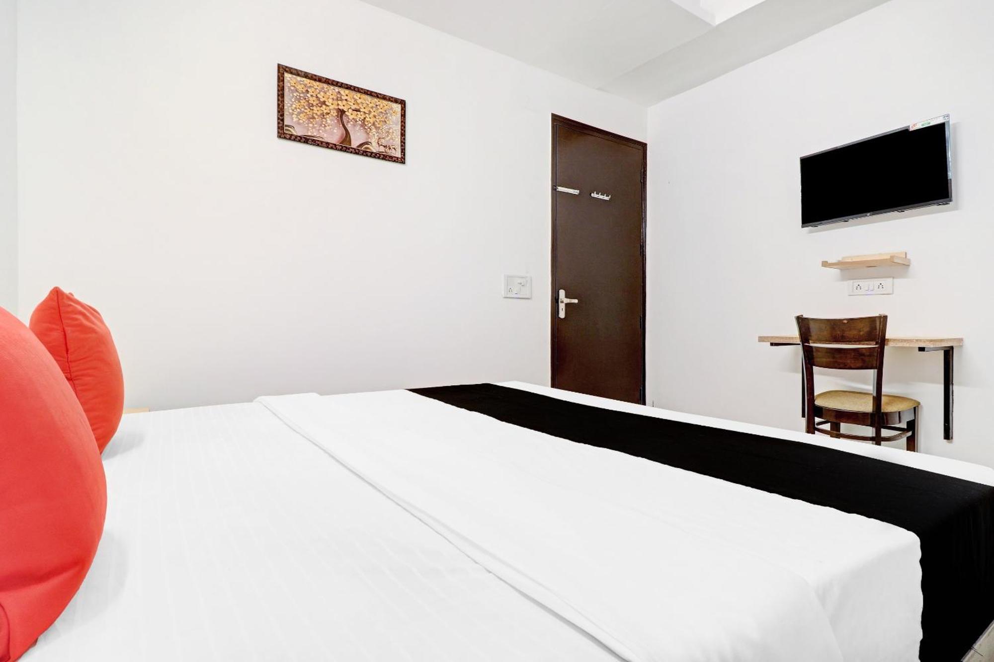 Hotel O Vasundhra Grand Газиабад Экстерьер фото