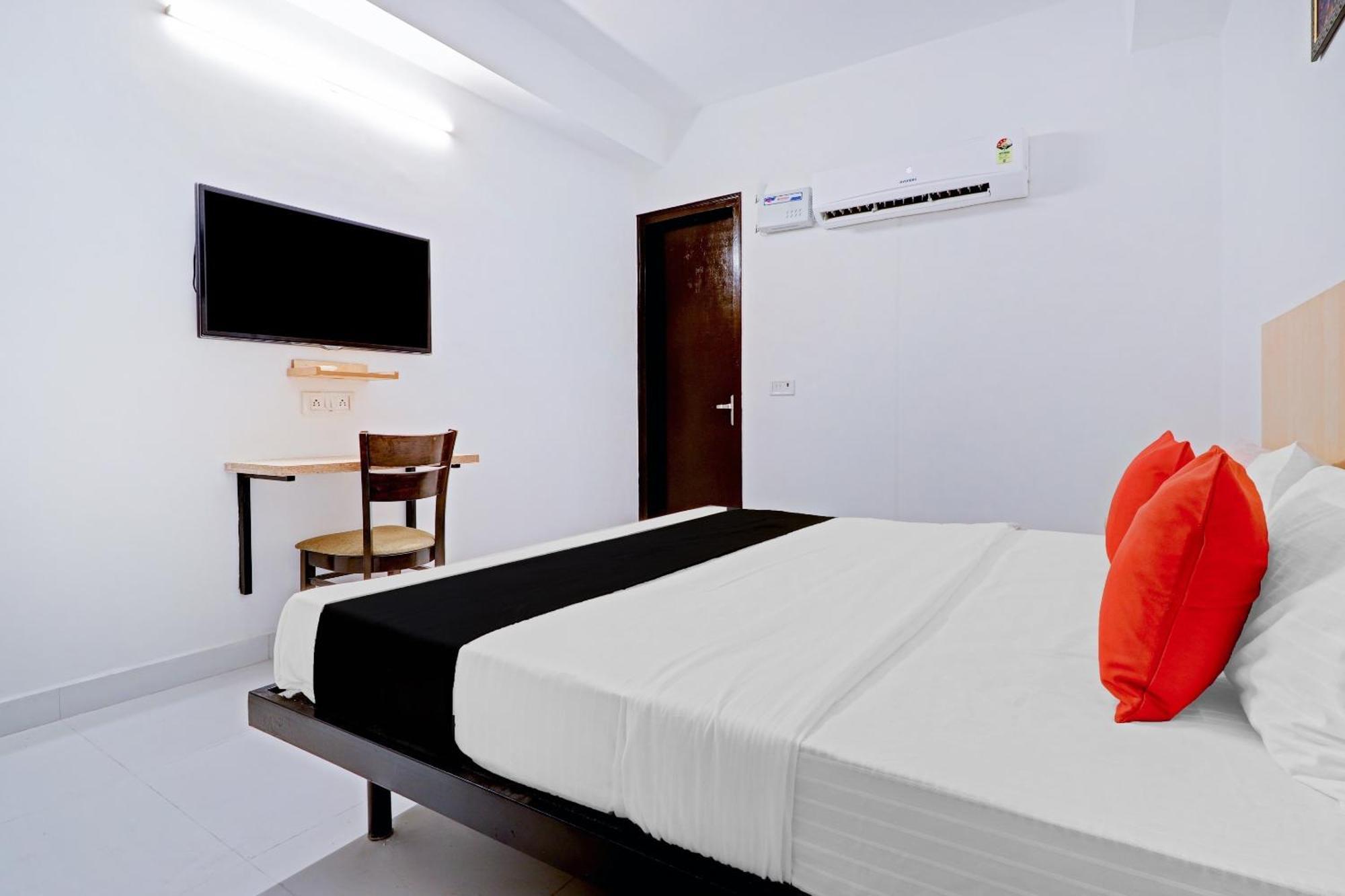 Hotel O Vasundhra Grand Газиабад Экстерьер фото
